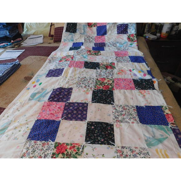 Handmade Patchwork Quilt with Floral Pattern 73
